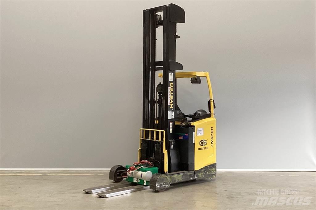 Hyster R1.6 Chariot à mât rétractable