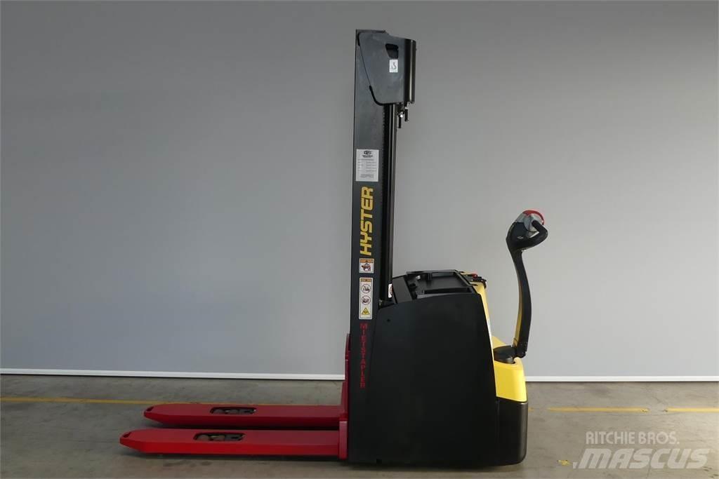 Hyster S1.6il Gerbeur accompagnant