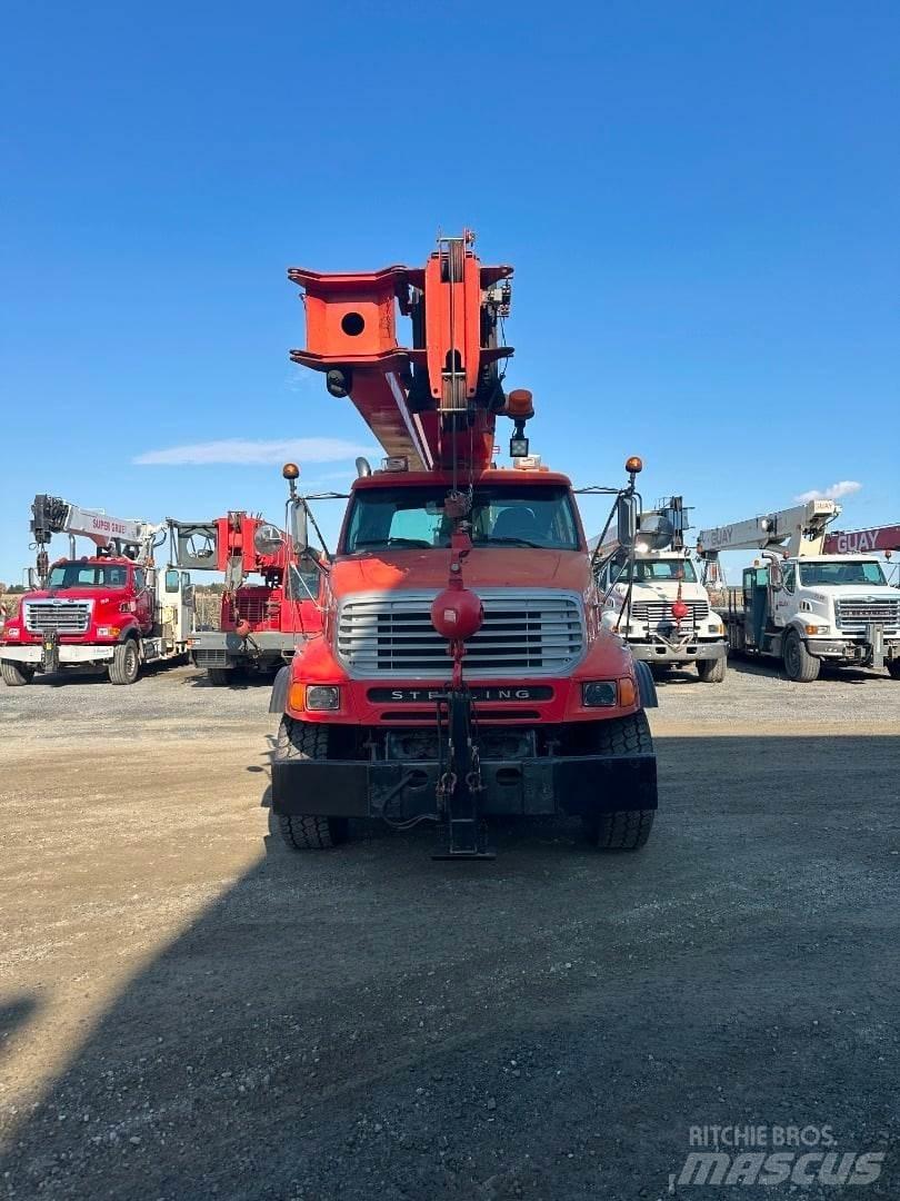 National 18127 Camion plateau ridelle avec grue