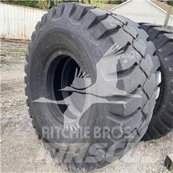BKT 24.00X35 Pneus, roues et jantes