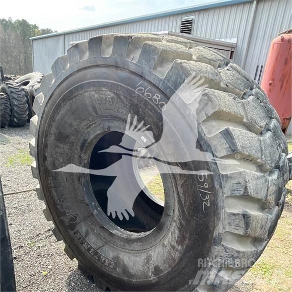 BKT 875/65R29 Pneus, roues et jantes