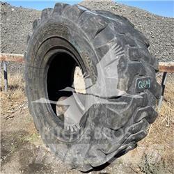  CAMSO 20.5X25 Pneus, roues et jantes