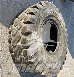  CAMSO 20.5X25 Pneus, roues et jantes