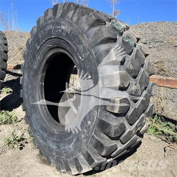  CAMSO 20.5X25 Pneus, roues et jantes