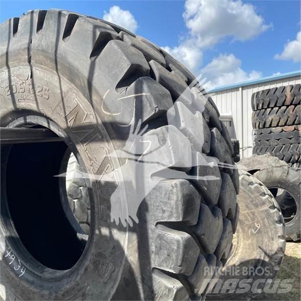 Titan 20.5R25 Pneus, roues et jantes