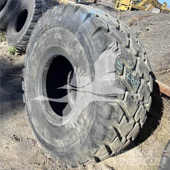 Titan 23.5R25 Pneus, roues et jantes