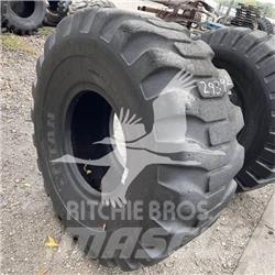 Titan 23.5x25 Pneus, roues et jantes