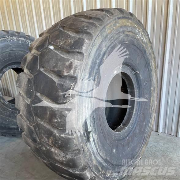 Titan 29.5R25 Pneus, roues et jantes