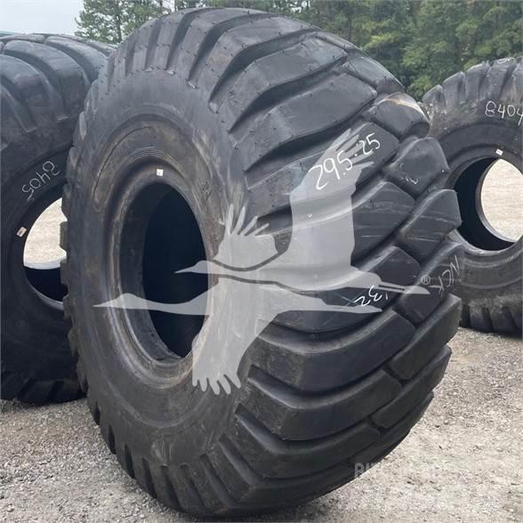 Titan 29.5x25 Pneus, roues et jantes