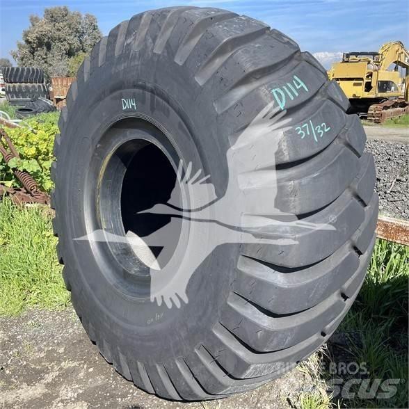 Titan 29.5x25 Pneus, roues et jantes