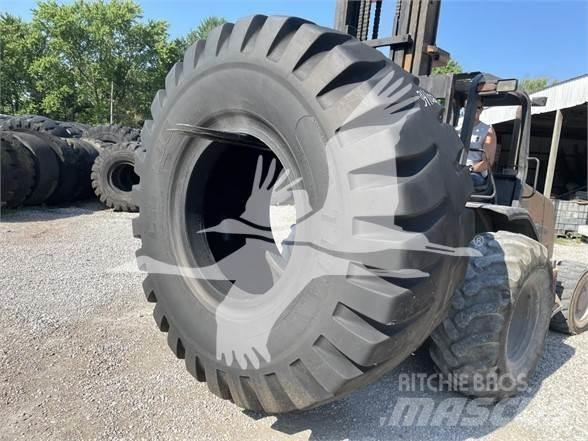 Titan 37.5X39 Pneus, roues et jantes