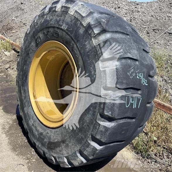 Toyo 35/65x33 Pneus, roues et jantes