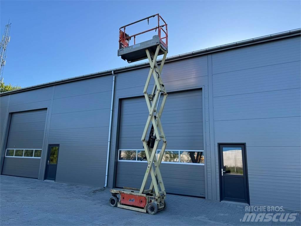 JLG 1930es Autre nacelle élévatrice