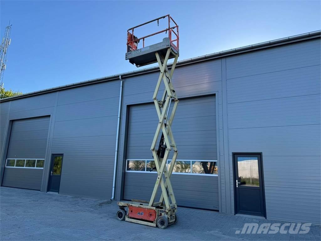 JLG 1930es Autre nacelle élévatrice
