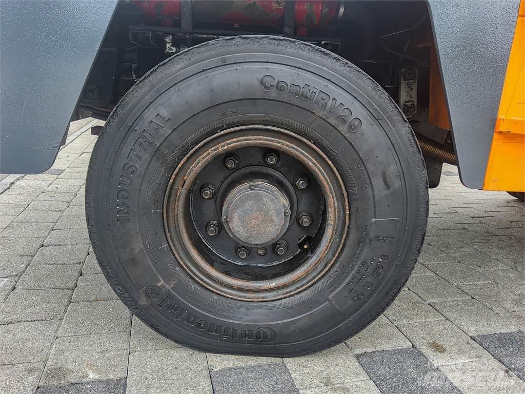  ATA 8500 4x4 Chariot remorqueur