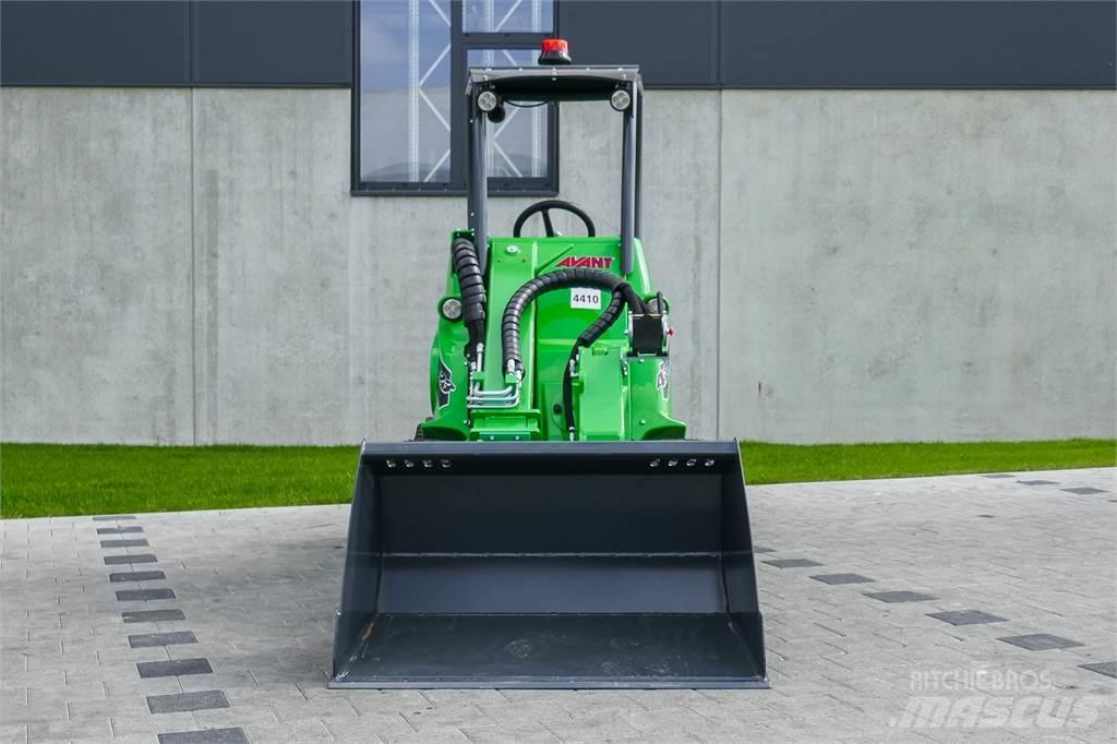 Avant M 423 Mini pelle < 7t