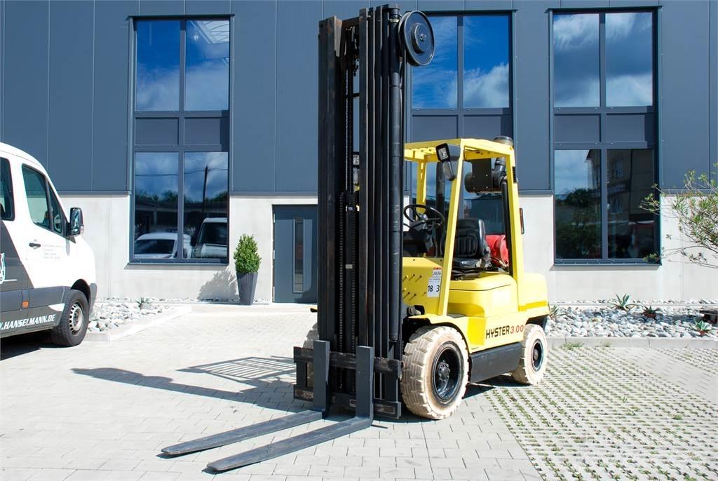 Hyster H 3-00XM Chariots GPL