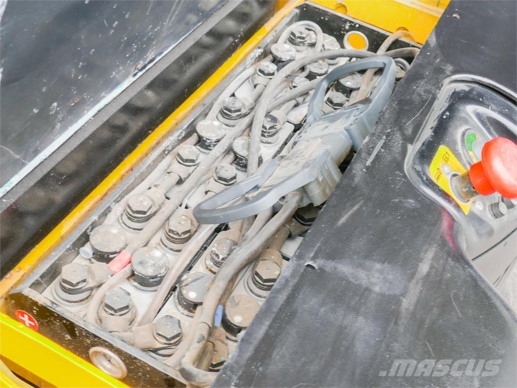 Hyster S 1.4-40 Gerbeur accompagnant