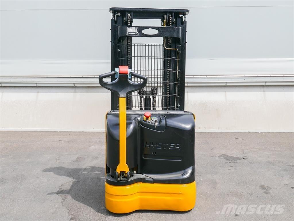 Hyster S 1.4-40 Gerbeur accompagnant