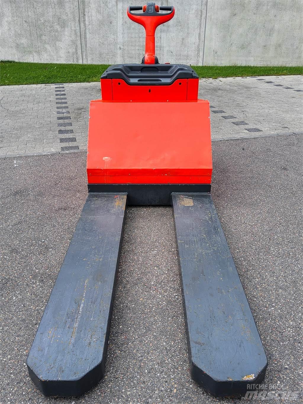 Linde T 30 Gerbeur accompagnant