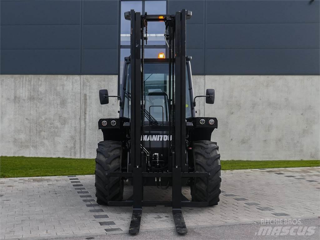 Manitou M 30-4 Chariot tout terrain