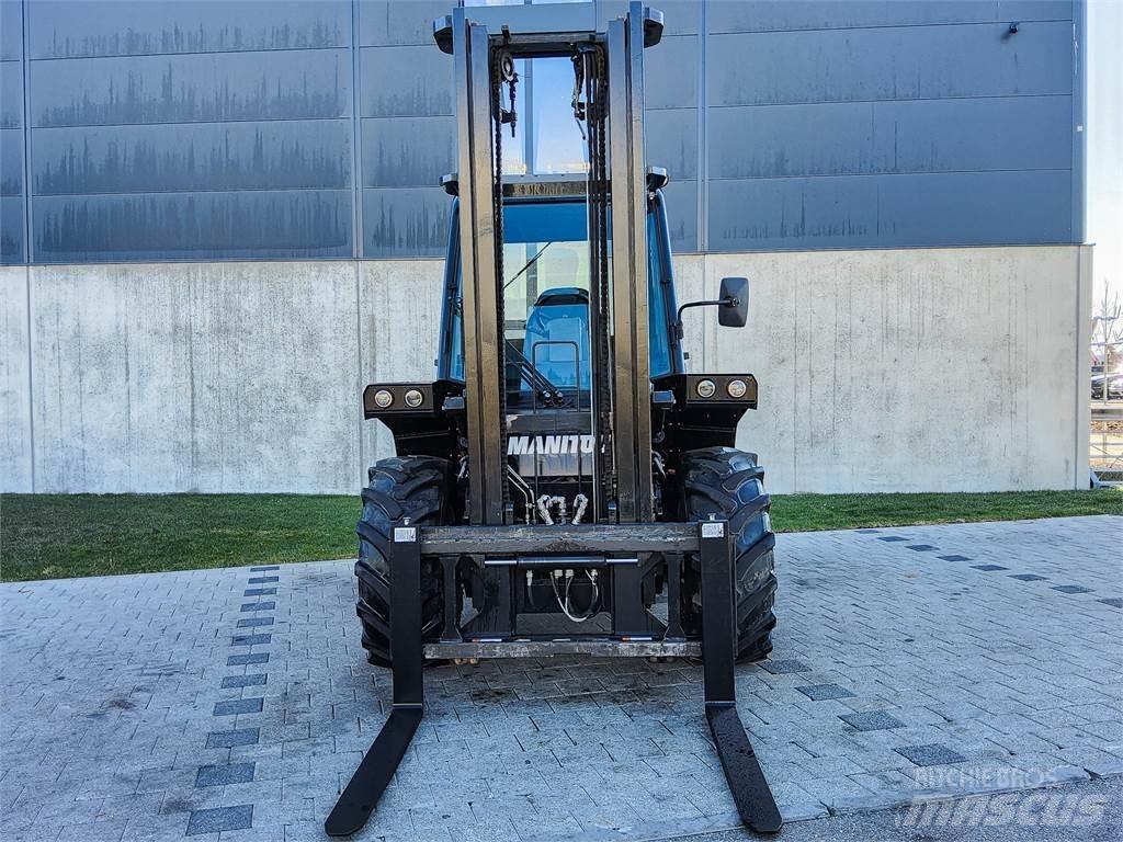 Manitou M 30-4 Chariot tout terrain