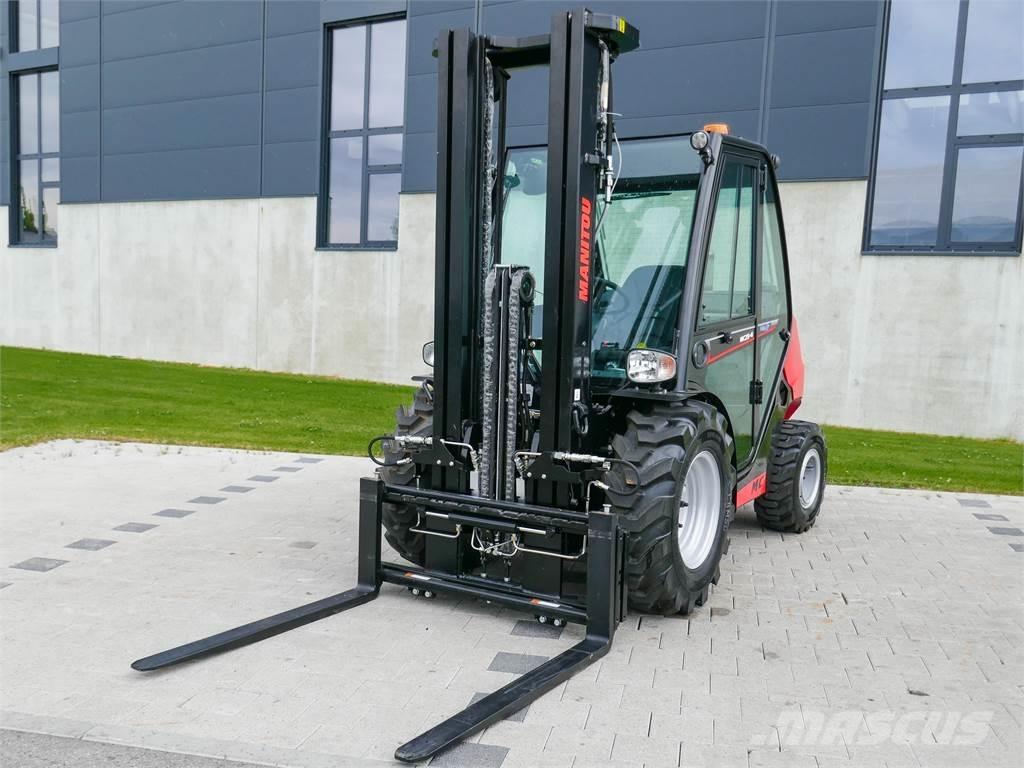 Manitou MC 25-4 Chariot tout terrain