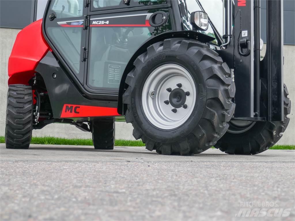 Manitou MC 25-4 Chariot tout terrain
