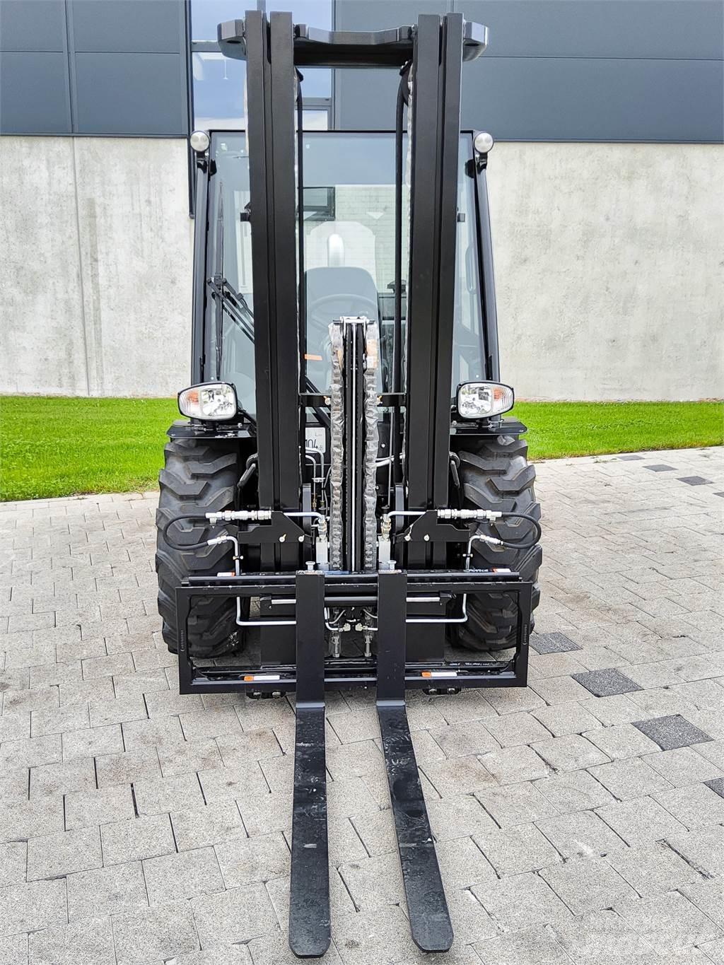 Manitou MC 25-4 Chariot tout terrain