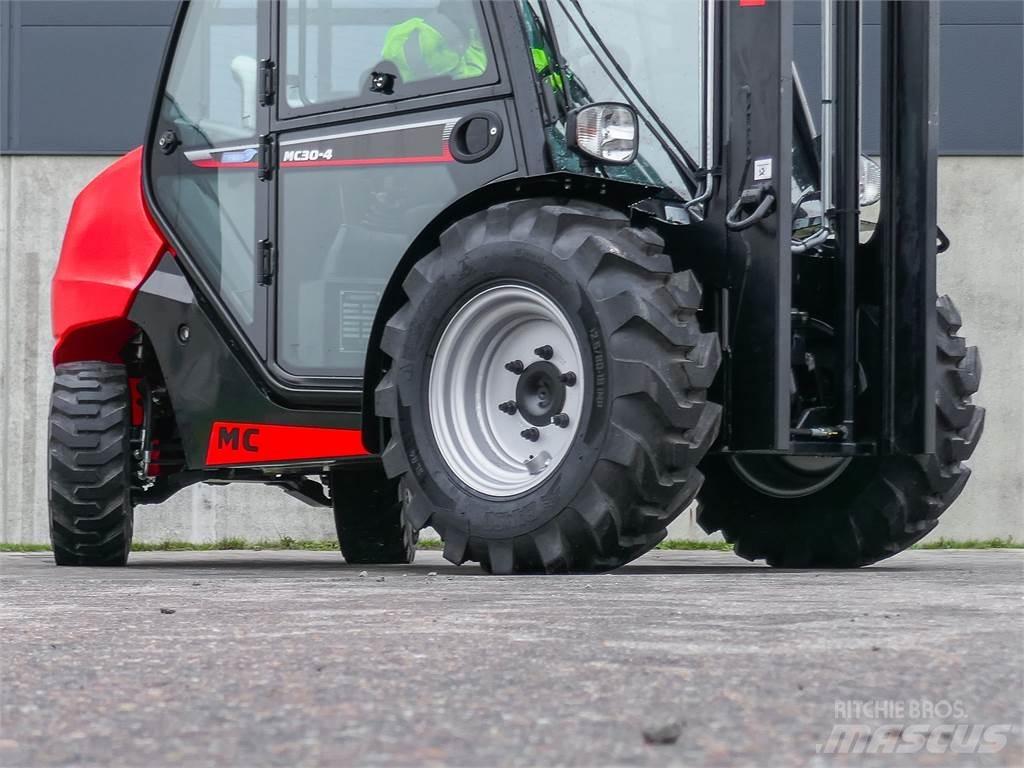 Manitou MC 30-4 Chariot tout terrain