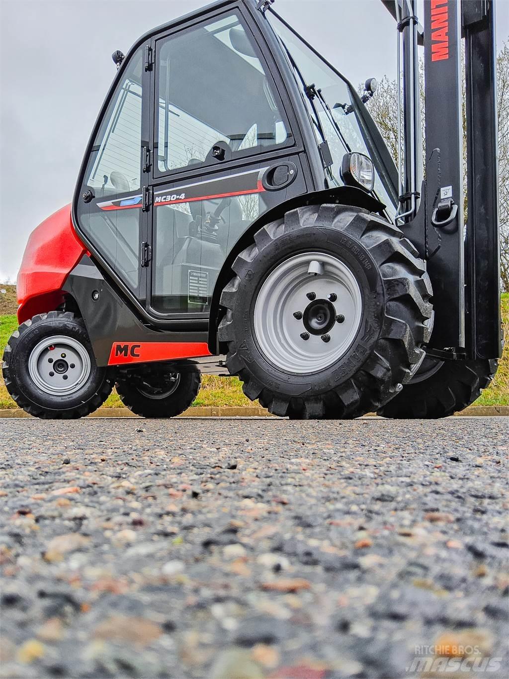Manitou MC 30-4 Chariot tout terrain