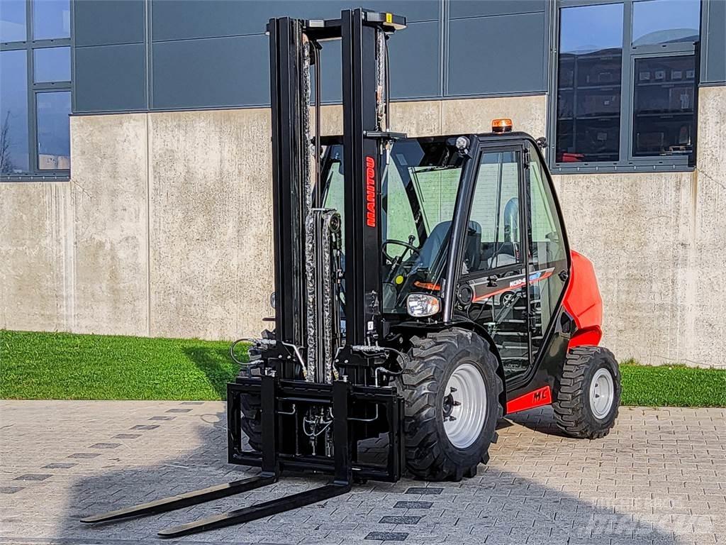 Manitou MC 30-4 Chariot tout terrain