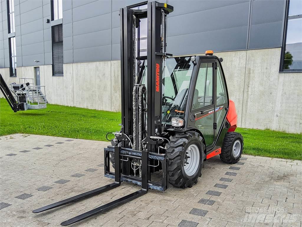 Manitou MC 30-4 Chariot tout terrain