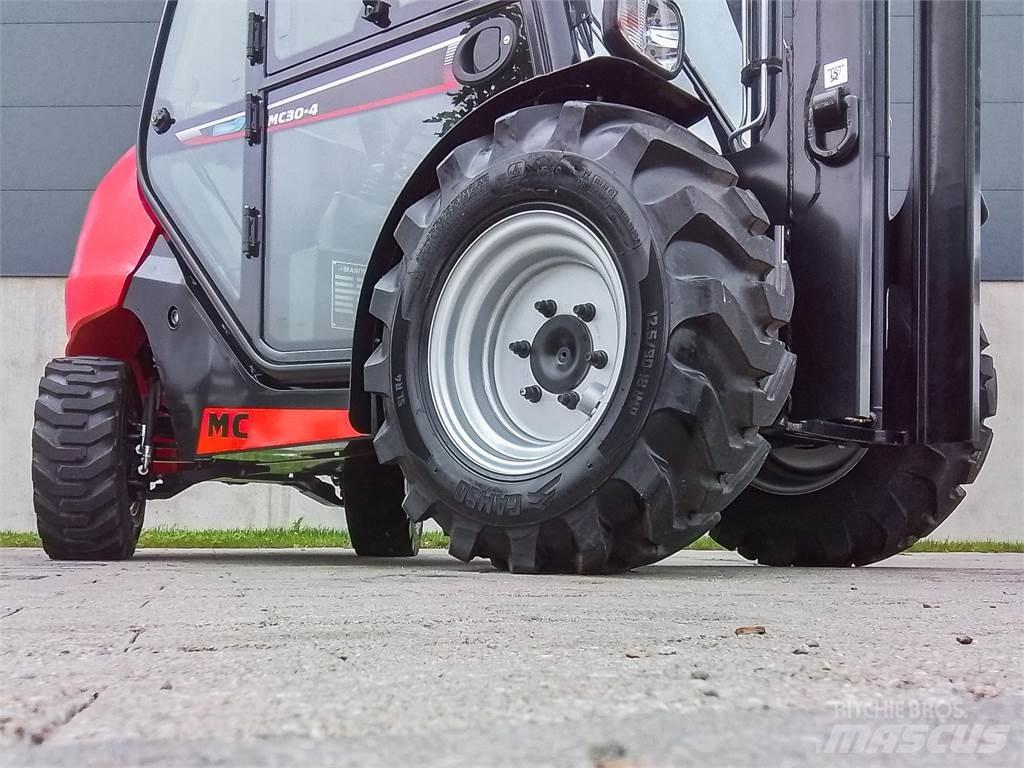 Manitou MC 30-4 Chariot tout terrain