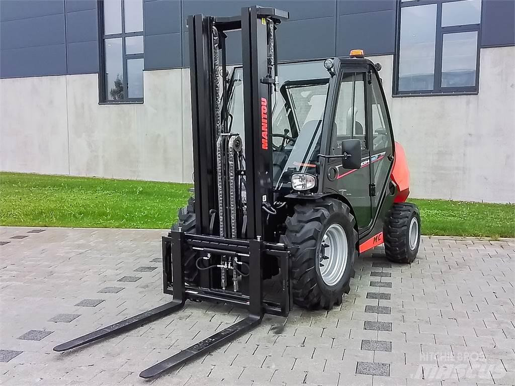 Manitou MC 30-4 Chariot tout terrain