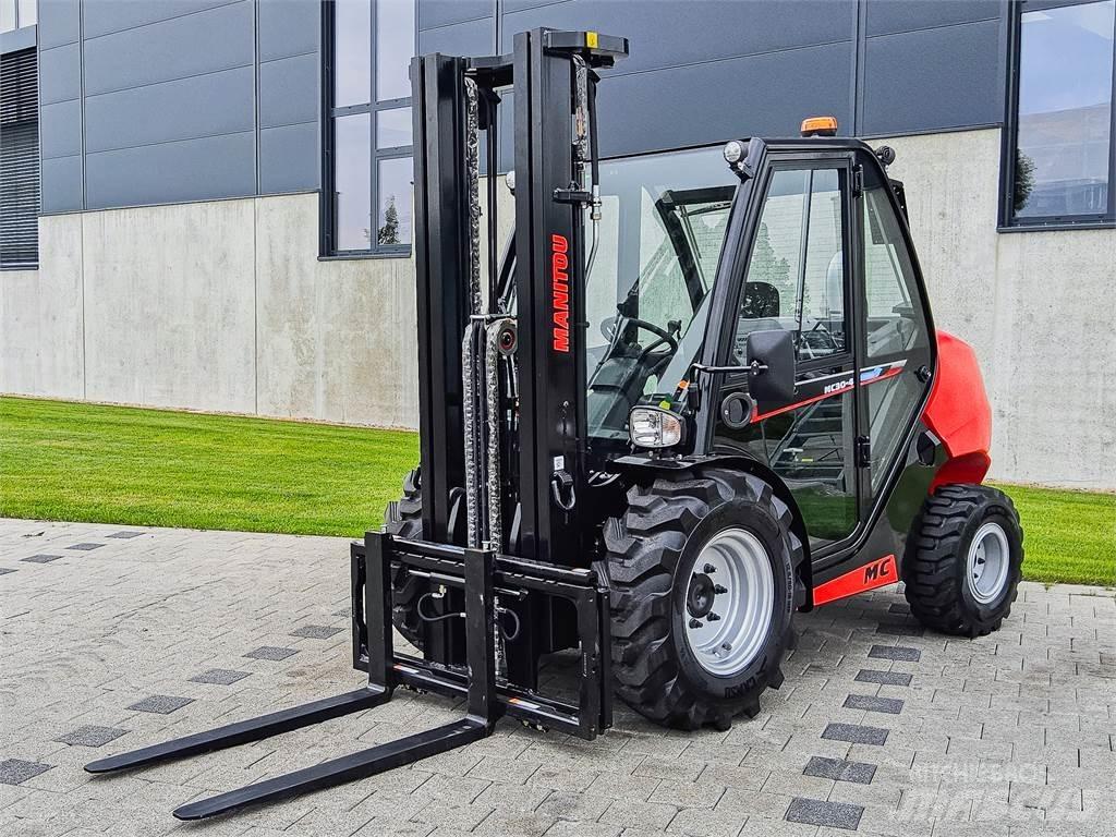 Manitou MC 30-4 Chariot tout terrain
