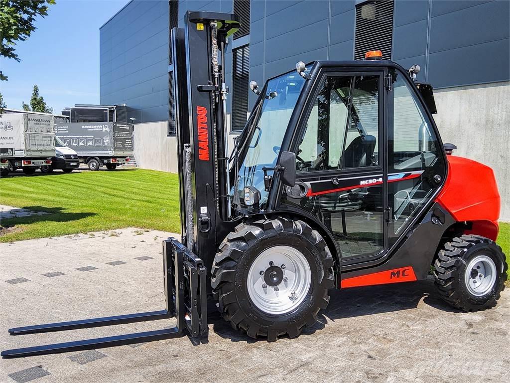 Manitou MC 30-4 Chariot tout terrain