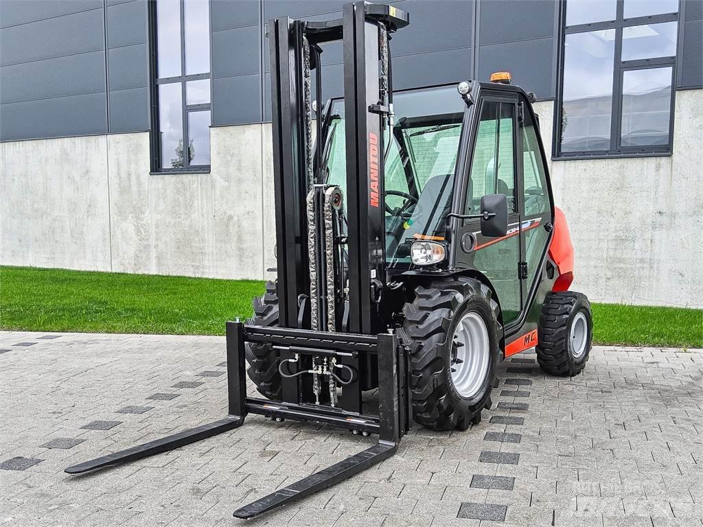 Manitou MC 30-4 Chariot tout terrain
