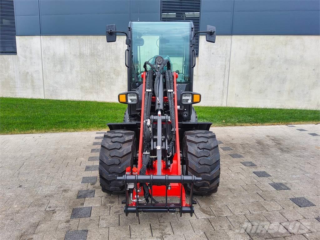 Manitou MLA 3-25H Mini pelle < 7t