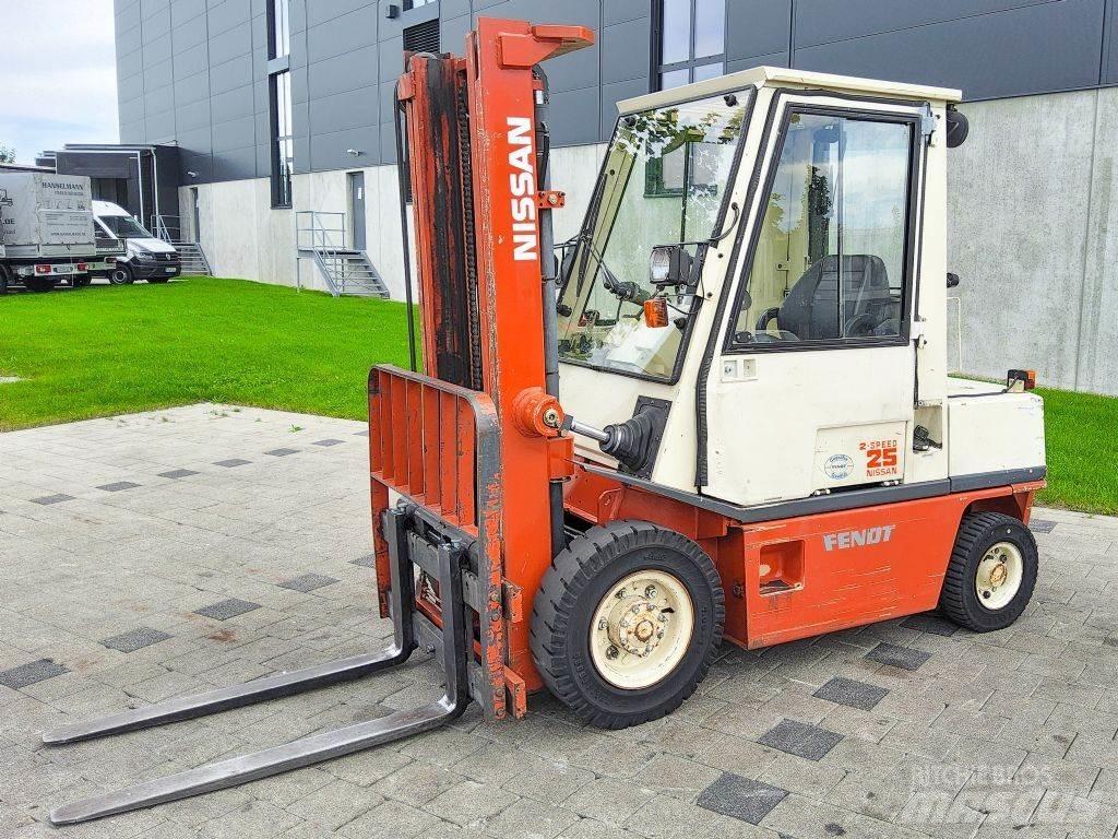 Nissan EH02F25U Chariots diesel
