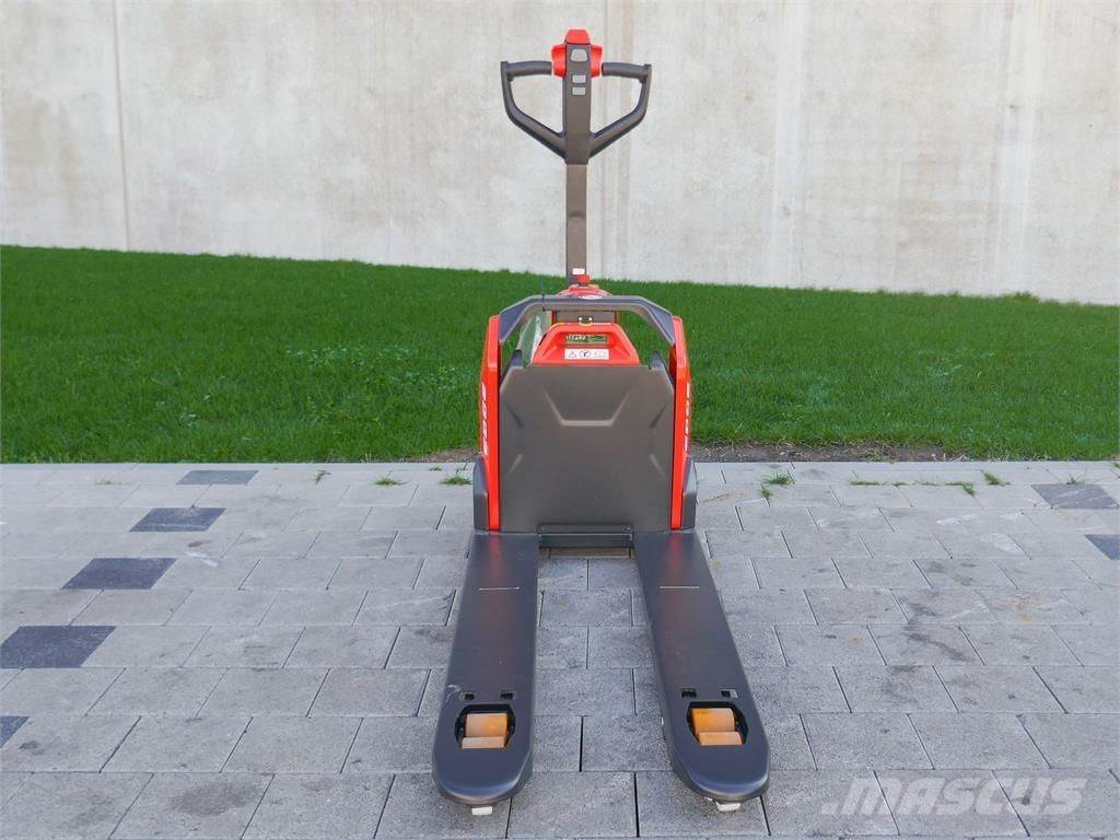Noblelift PT E15N Gerbeur accompagnant