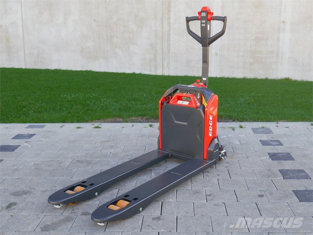 Noblelift PT E15N Gerbeur accompagnant