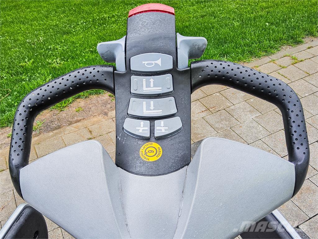 Still EXV SF16i Gerbeur accompagnant