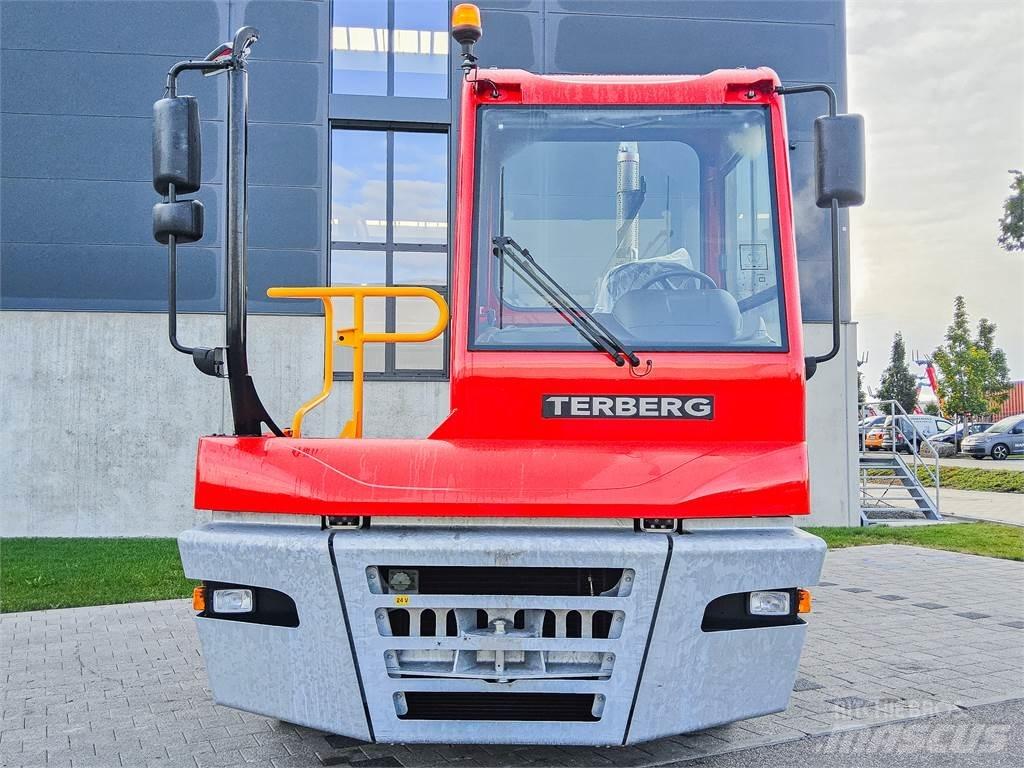 Terberg YT 223 Tracteur de manœuvre