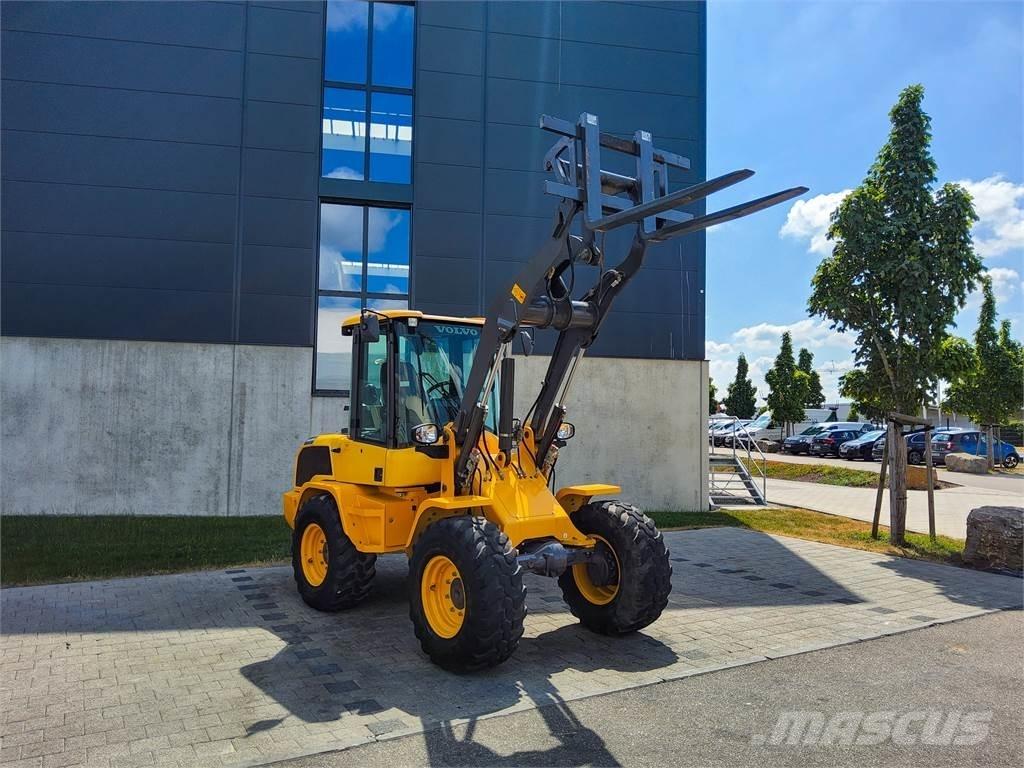 Volvo L 30G Mini pelle < 7t