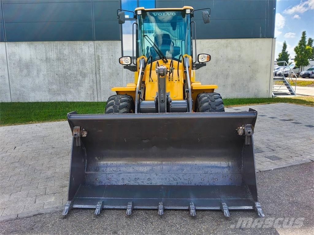 Volvo L 30G Mini pelle < 7t