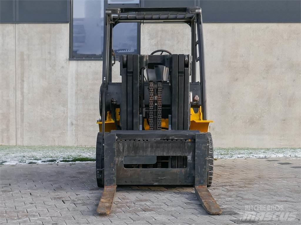 Yale GDP 40VX6 V2471 Chariots diesel