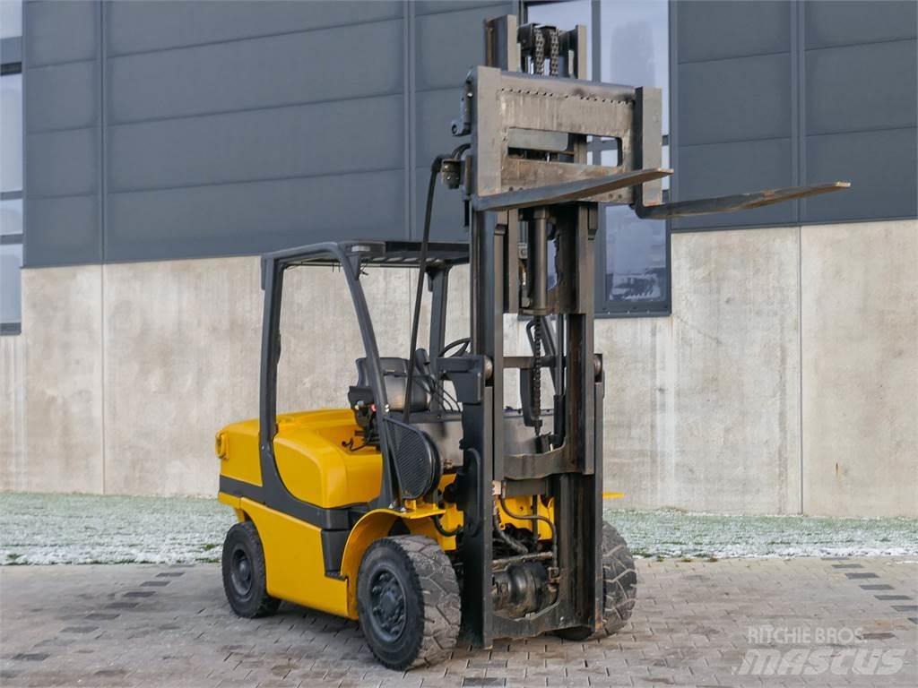 Yale GDP 40VX6 V2471 Chariots diesel