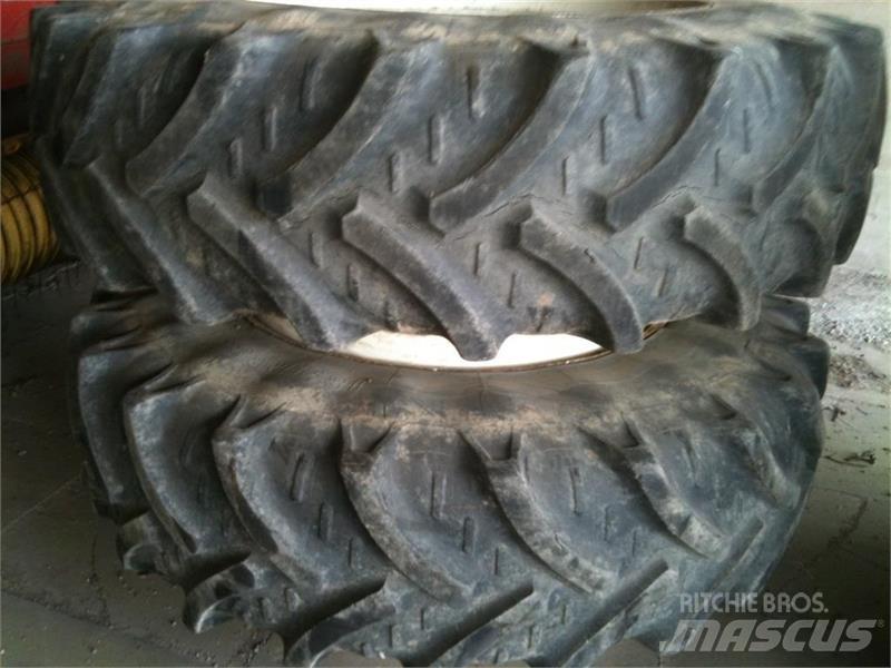  Dual 18.4X38 Pneus, roues et jantes