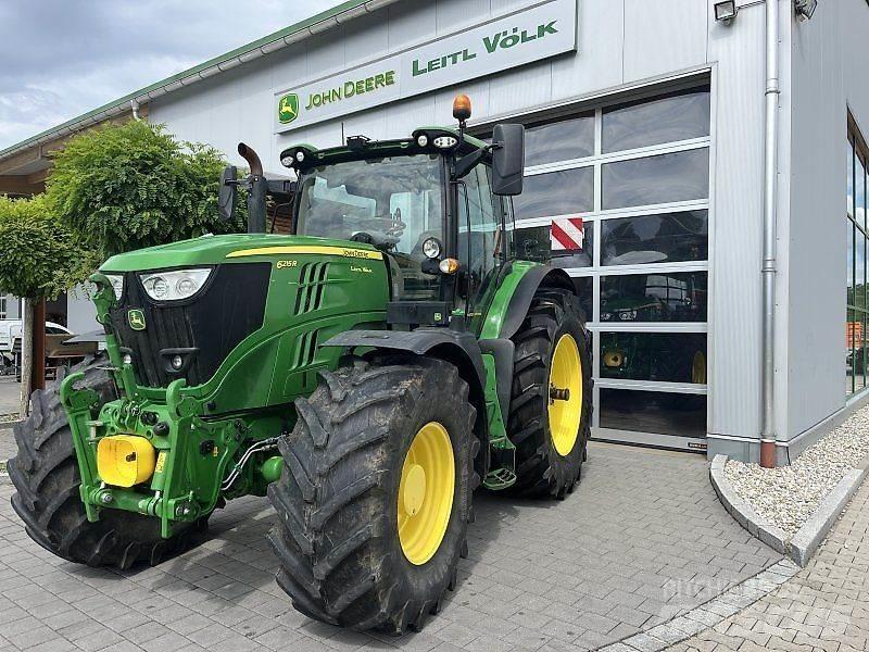 John Deere 6215R Tracteur